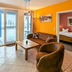 2 Bedroom Cozy In Appartement
