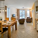 2 Bedroom Cozy In Appartement *