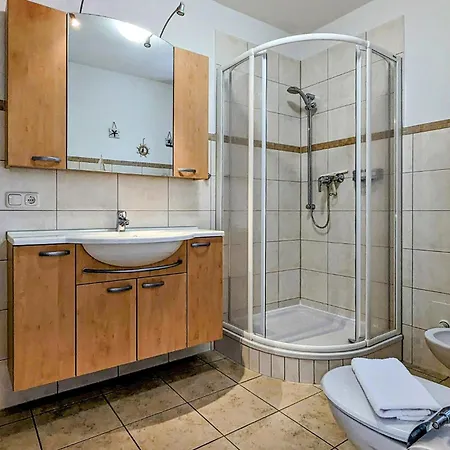 Apartment 2 Bedroom Cozy In *